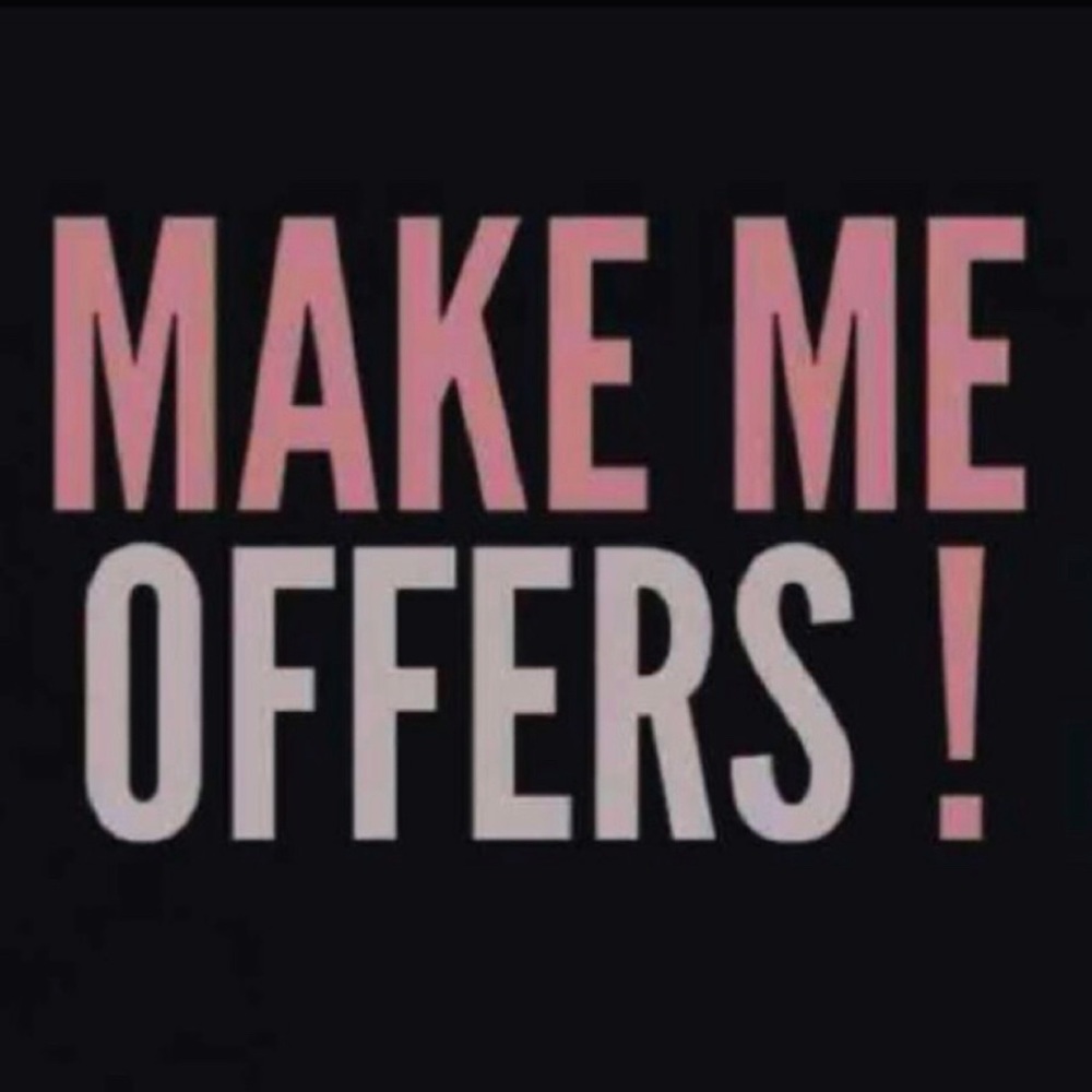 ACCEPTING OFFERS 🎄🎁🎁🎁🎁🎁